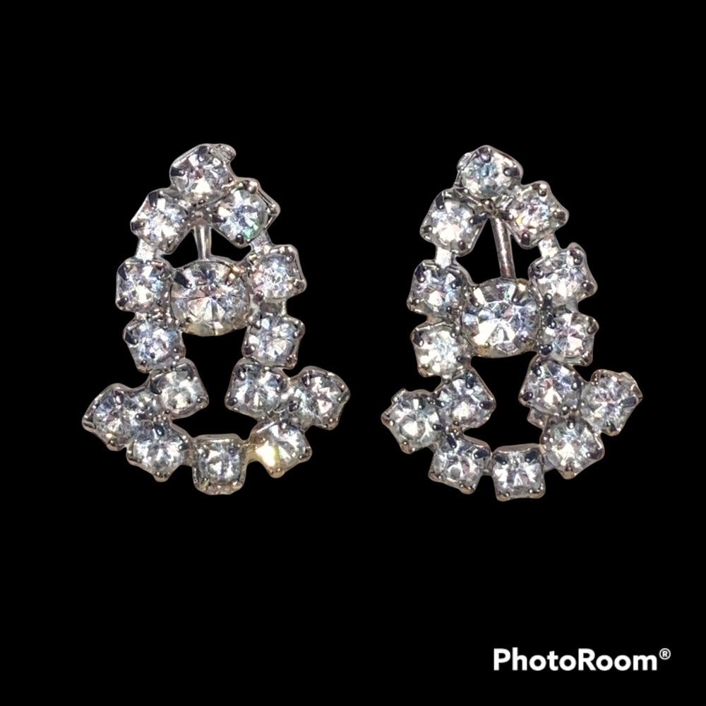 1920’s Vintage Screw Back silver Tone Beautiful Earrings